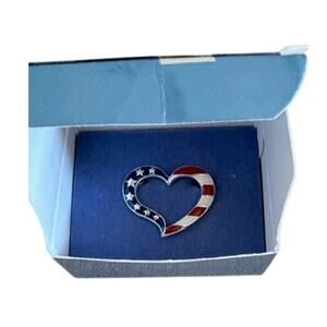 Avon American Pride Heart Pin Red White Blue Flag Brooch 2004 NIB